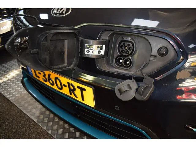 Kia e-Niro DynamicPlusLine 64kWh 3-Fase 2021 Elektrisch 28