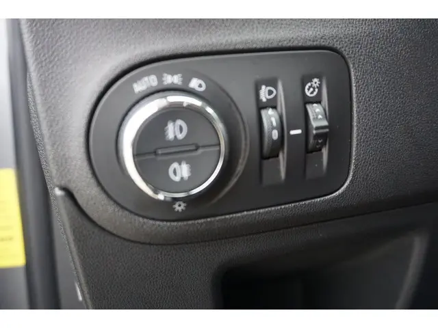 Opel Crossland X 1.2 Online Edition 2017 Benzine 17