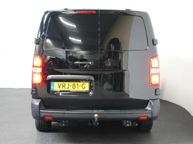 Opel Vivaro 102pk L3H1 Edition 2022 Diesel 4