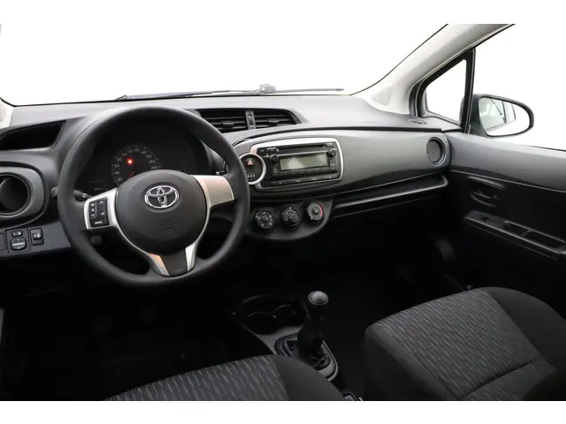 Toyota Yaris 1.0 VVT-i Now 2014 Benzine 7