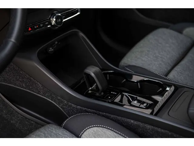 Volvo XC40 2.0 B3 Plus Black Edition 2025 Benzine 29