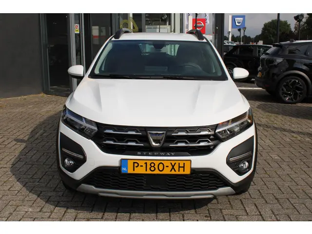 Dacia Sandero Stepway TCe 90 Comfort 2022 Benzine 6
