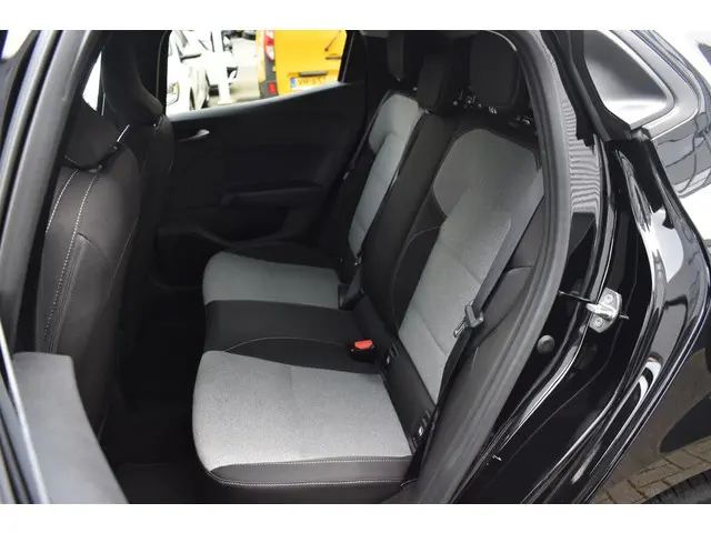 Renault Clio TCe 90 GPF evolution 2024 Benzine 12