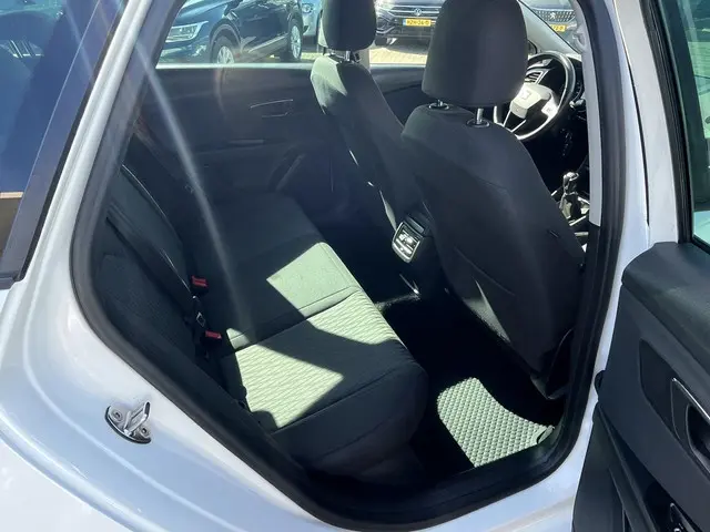 SEAT Leon ST 1.2 TSi 110 pk Style 2014 Benzine 14