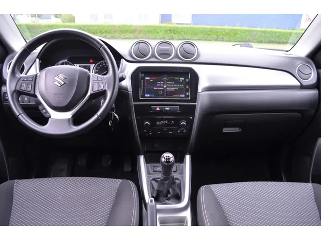 Suzuki Vitara 1.6 Exclusive 2015 Benzine 9