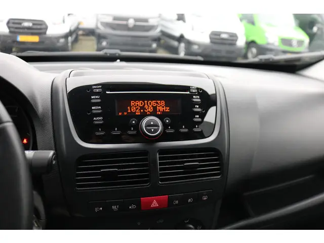 Opel Combo 1.3 CDTi L2 H1 Sport Koelwagen 2018 Diesel 27