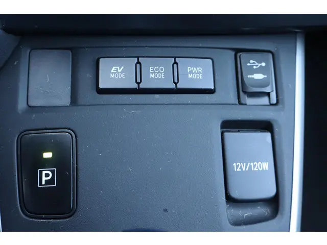 Toyota Auris 1.8 Hybrid Aspiration 2013 Hybride Benzine 31