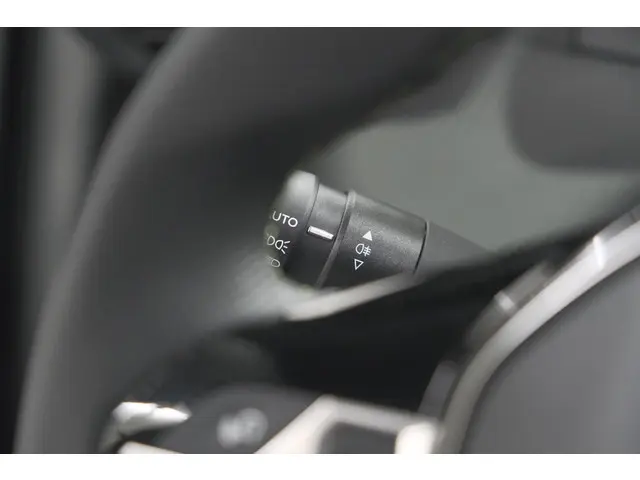 Peugeot e-2008 EV GT 50 kWh 2025 Elektrisch 36