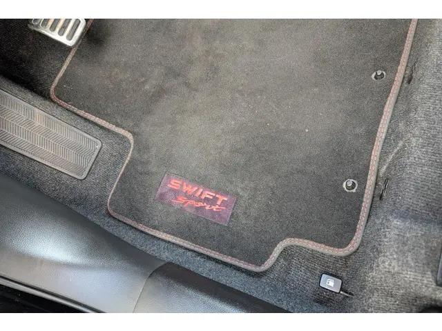 Suzuki Swift 1.4 Sport 2018 Benzine 17