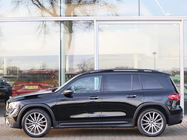 Mercedes-Benz GLB 200 2021 Benzine 4