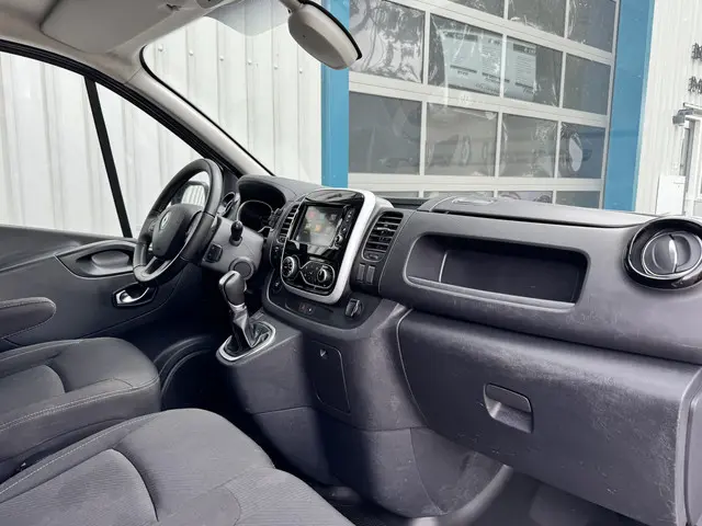 Renault Trafic 2.0 dCi 170 L2H1 DC Luxe 2021 Diesel 12