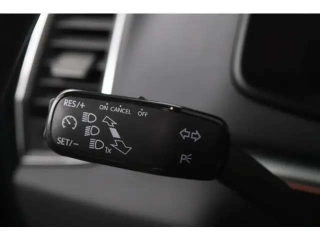 Škoda Karoq 1.5 TSI ACT Style Business 2019 Benzine 25