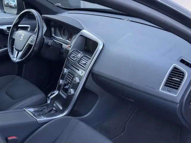 Volvo XC60 D3 Geartronic FWD Momentum 2014 Diesel 18