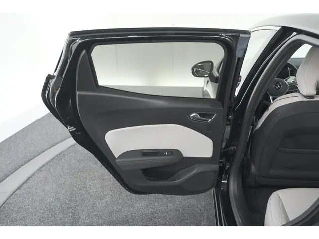 Renault Clio TCe 130 EDC Initiale Paris 2020 Benzine 81