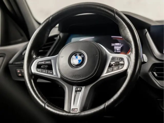 BMW 1 Serie 118i M Sport 2022 Benzine 18