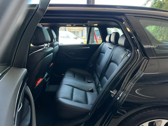 BMW 5 Serie Touring 520i Executive 2015 Benzine 6