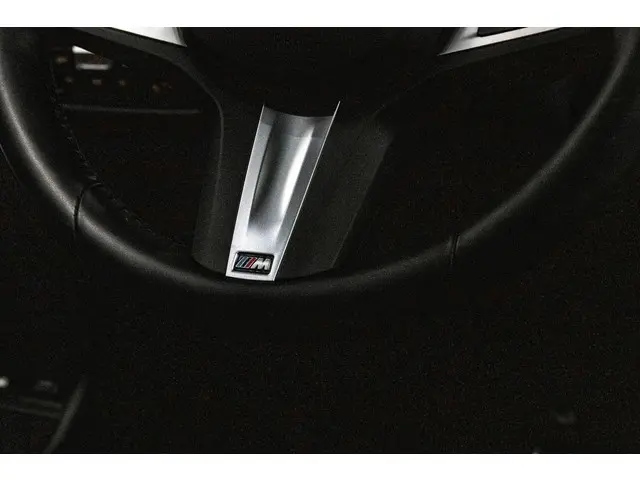 BMW 3 Serie 330e 2024 Hybride Benzine 36