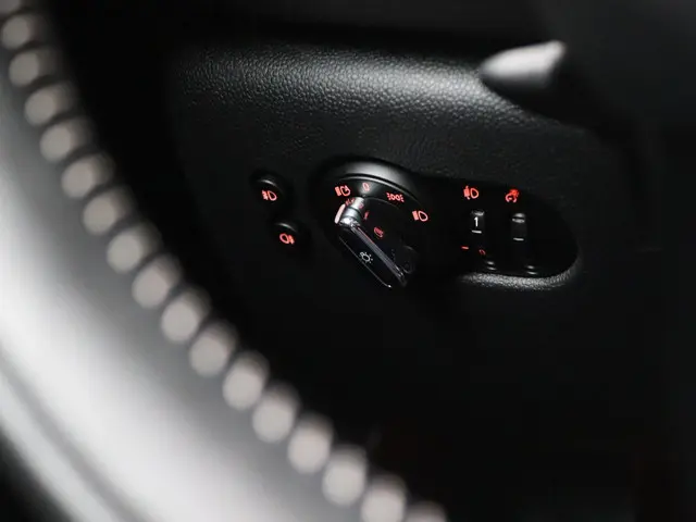 MINI 5-Deurs Cooper 2019 Benzine 20