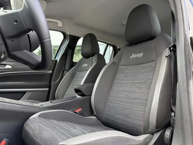 Jeep Avenger Longitude 54 kWh Aut. 2024 Elektrisch 11
