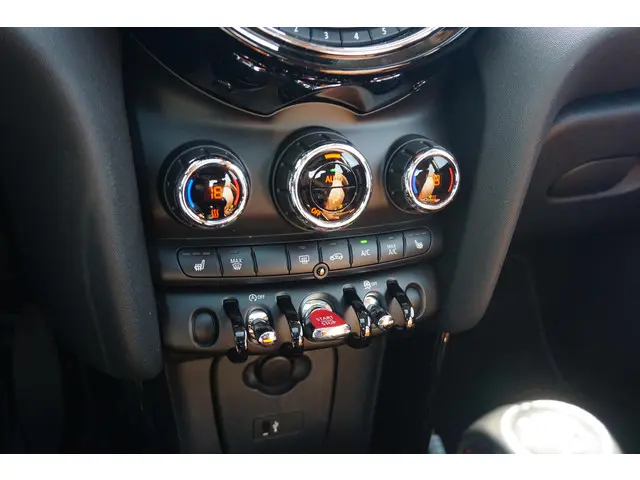 MINI 3-Deurs Cooper 2018 Benzine 15