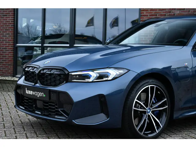 BMW 3 Serie Touring 330e M-Sport 2025 Hybride Benzine 21