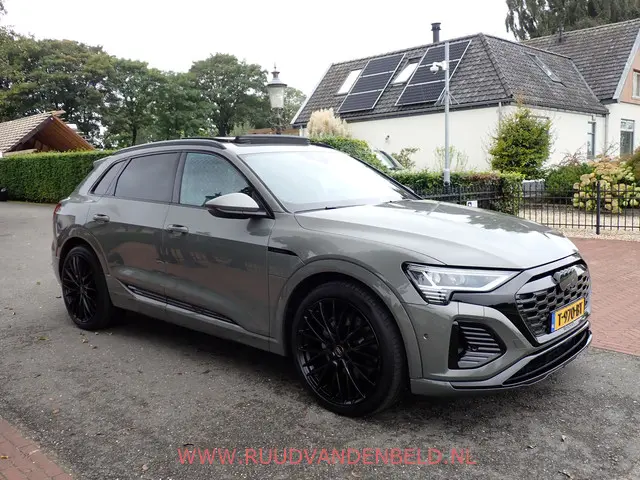 Audi Q8 e-tron 50 QUATTRO S-LINE 2023 Elektrisch 3