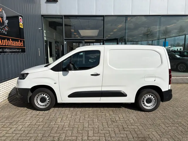 Toyota ProAce CITY 1.5 D-4D Cool Comfort 2020 Diesel 6