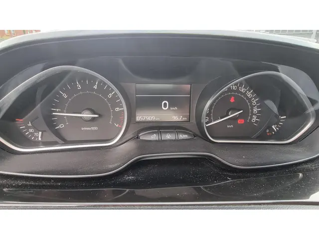 Peugeot 208 1.2 VTi Allure 2014 Benzine 14