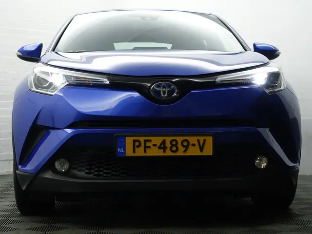 Toyota C-HR 1.8 Hybrid Dynamic Aut- 2017 Hybride Benzine 25