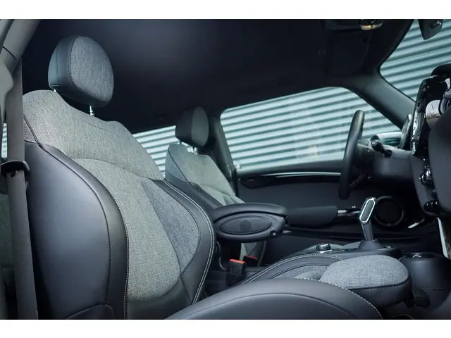 MINI Electric Mini Essential 33 kWh 2020 Elektrisch 17