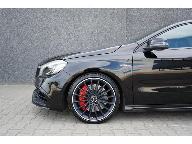 Mercedes-Benz A-Klasse AMG 45 4MATIC 2016 Benzine 3