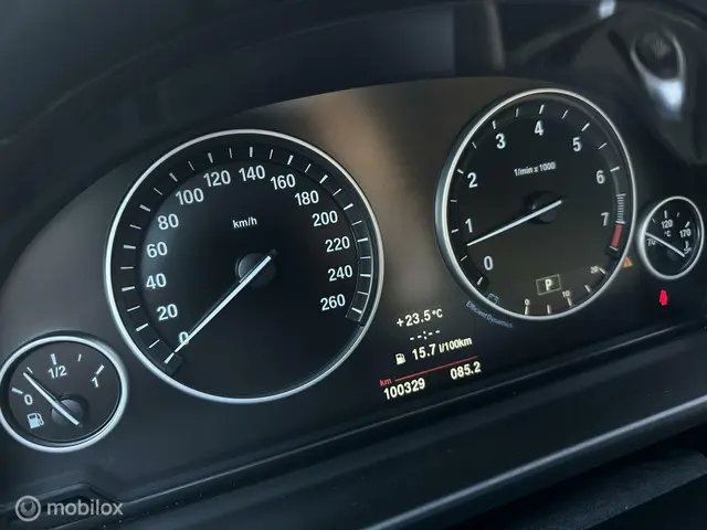 BMW 5 Serie 520i High Executive 2012 Benzine 15