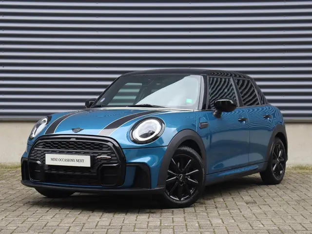 MINI 5-Deurs Cooper 2022 Benzine 31