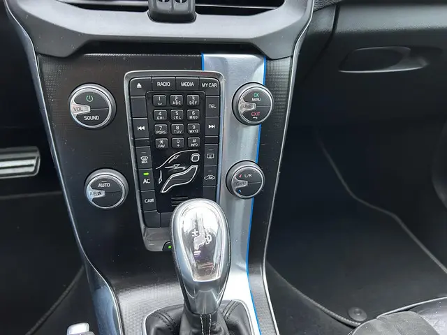 Volvo V40 2.5 T5 Summum 2013 Benzine 20