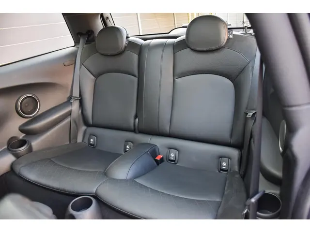 MINI Cooper S Mini 2.0 Serious Business 2014 Benzine 15
