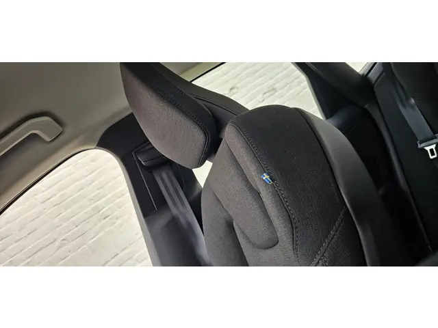 Volvo XC60 2.0 B4 Momentum 2021 Benzine 31