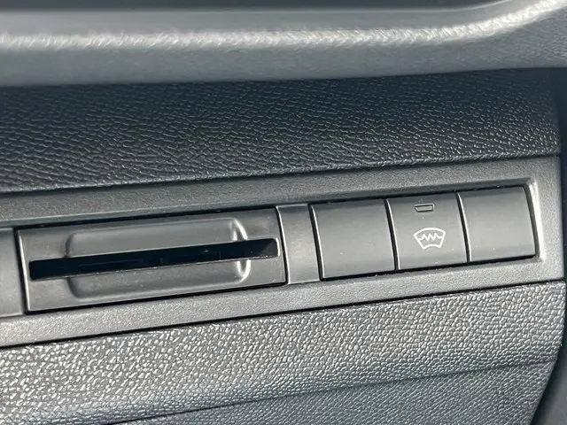 Peugeot 3008 1.6 e-THP GT Line 2018 Benzine 36