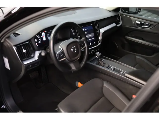 Volvo V60 2.0 T5 Momentum | 2018 Benzine 13