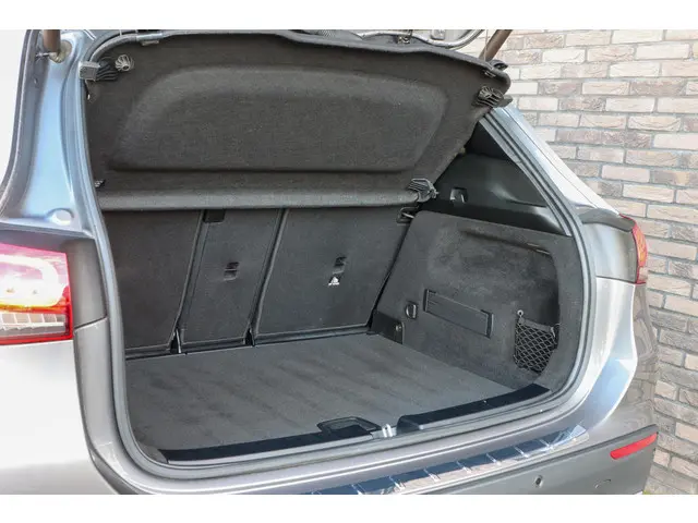 Mercedes-Benz GLA 250 e Style 2022 Hybride Benzine 16