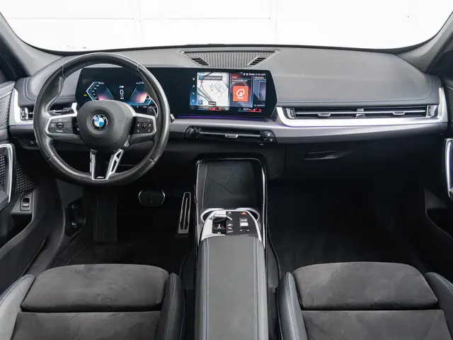 BMW X1 xDrive23i 2023 Benzine 7