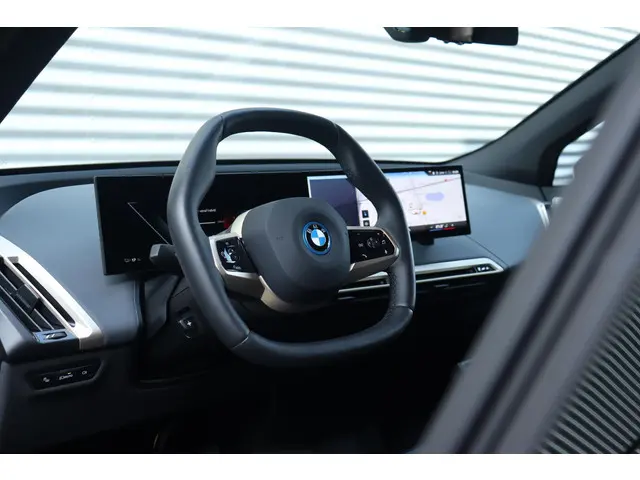 BMW iX M60 2023 Elektrisch 16