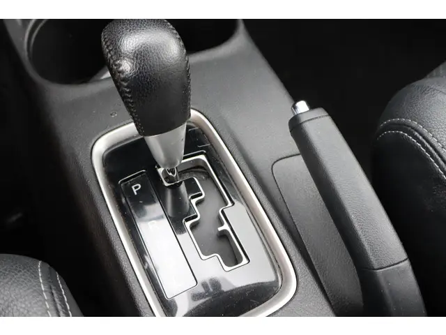 Mitsubishi Outlander 2.0 Instyle 2014 Benzine 33
