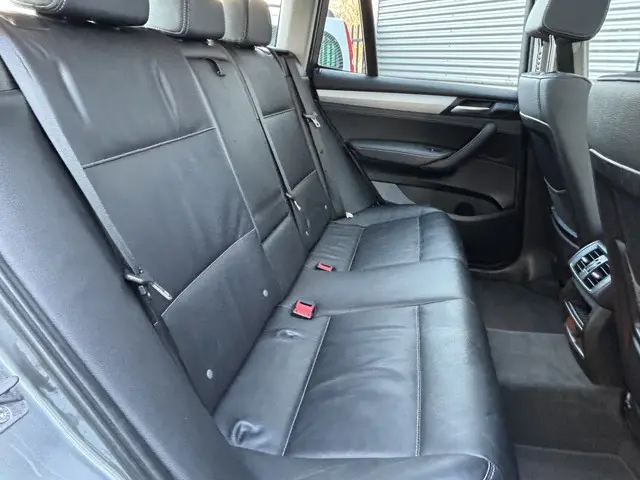 BMW X3 xDrive20i High Executive 2012 Benzine 7