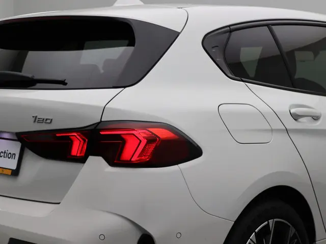 BMW 1 Serie 120 2025 Benzine 19