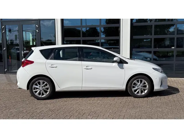 Toyota Auris 1.6 Aspiration 2013 Benzine 8