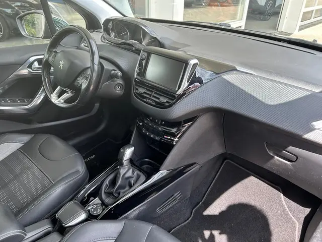 Peugeot 2008 1.2 PureTech Allure 2015 Benzine 4