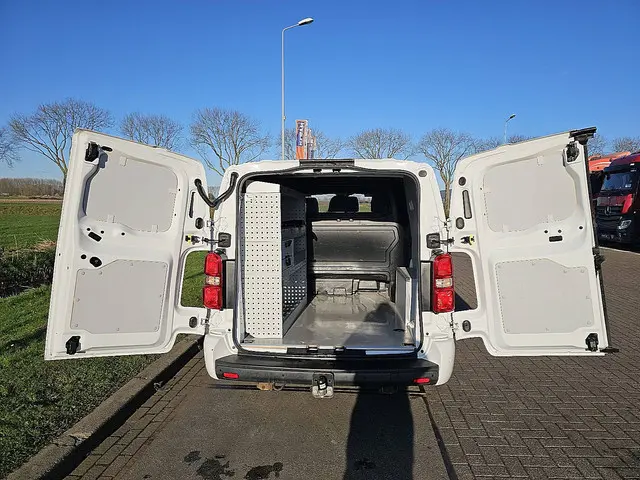 Peugeot Expert 2.0 2021 Diesel 17