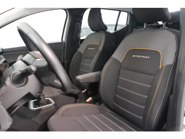 Dacia Sandero Stepway 1.0 TCe 90 Comfort 2022 Benzine 7