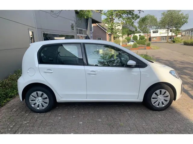 Volkswagen up! 1.0 BMT take up! 2018 Benzine 11