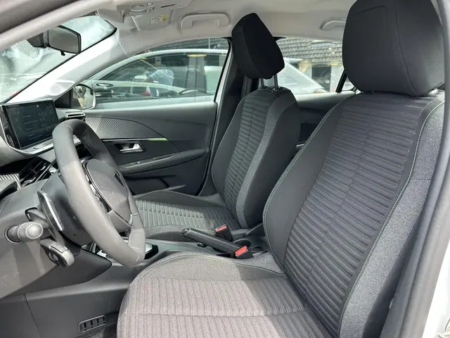 Peugeot 208 1.2 Hybrid 110 e-DCS6 Style 2025 Benzine 11